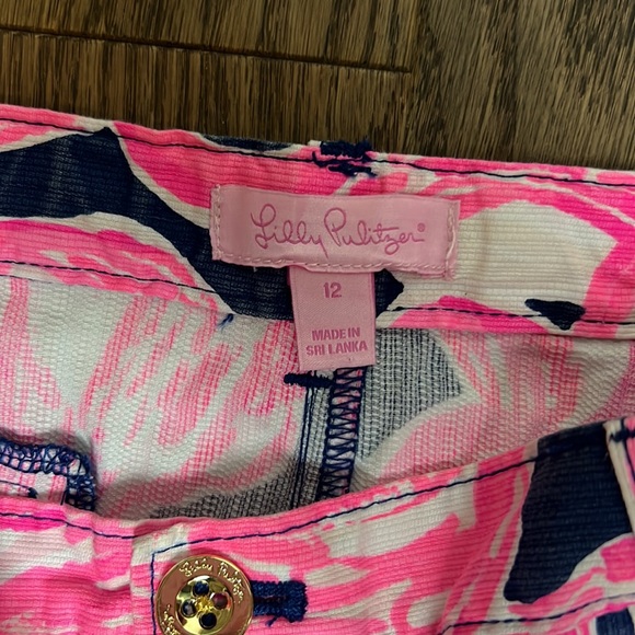 Girls Lilly Pulitzer shorts - size 12 - Picture 2 of 2